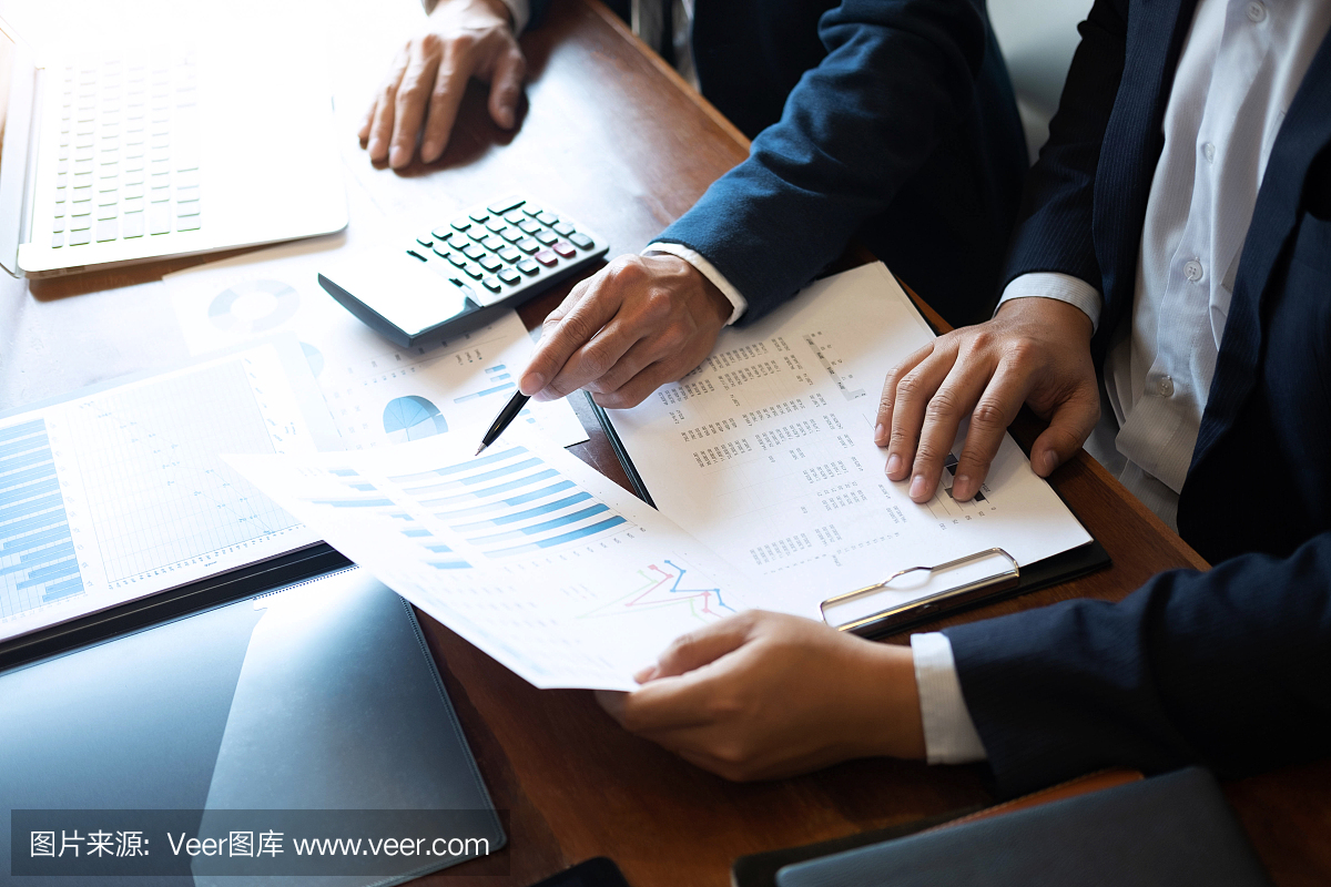 專業的商業合作伙伴團隊從會議討論到演講策劃投資項目工作分析和商業策略與合作伙伴公司進行對話